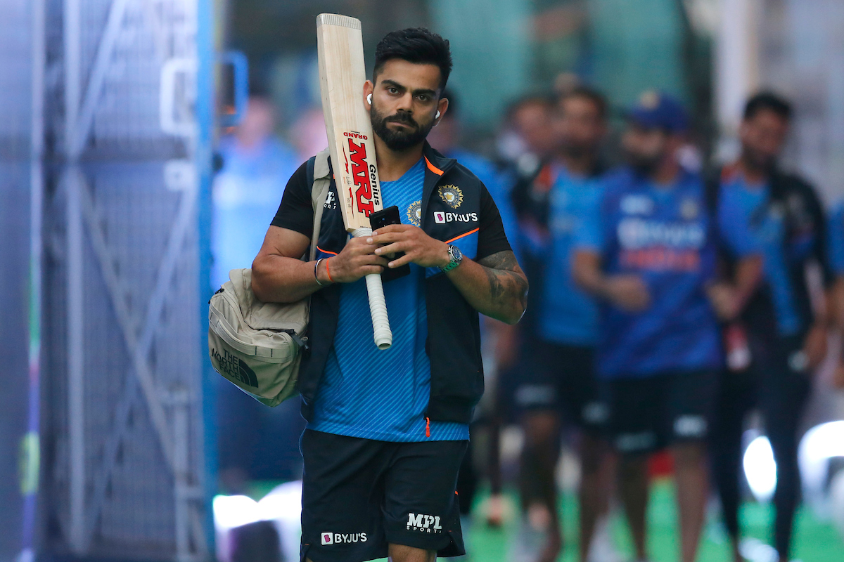 WATCH | Virat Kohli wins over the internet with display of warmth towards fan from Pakistan 